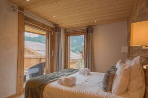 5 chambres, fer et planche à repasser, Wi-Fi, draps fournis