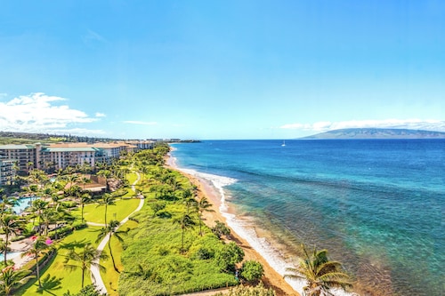 Oceanview Corner Suite at Honua Kai – Sunshine & Serenity