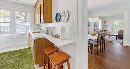 Chic 1BR King Condo | Elizabeth-Plaza Midwood