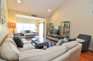 Smart-TV, DVD-Player, Bücher