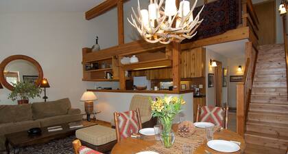 Contemporary Western condo tucked into the relaxed Aspens