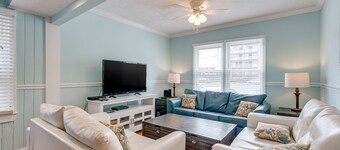 Nyrenovert - 2. rad, privat strandhus med privat basseng og badestamp