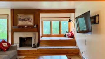 TV, fireplace, DVD player