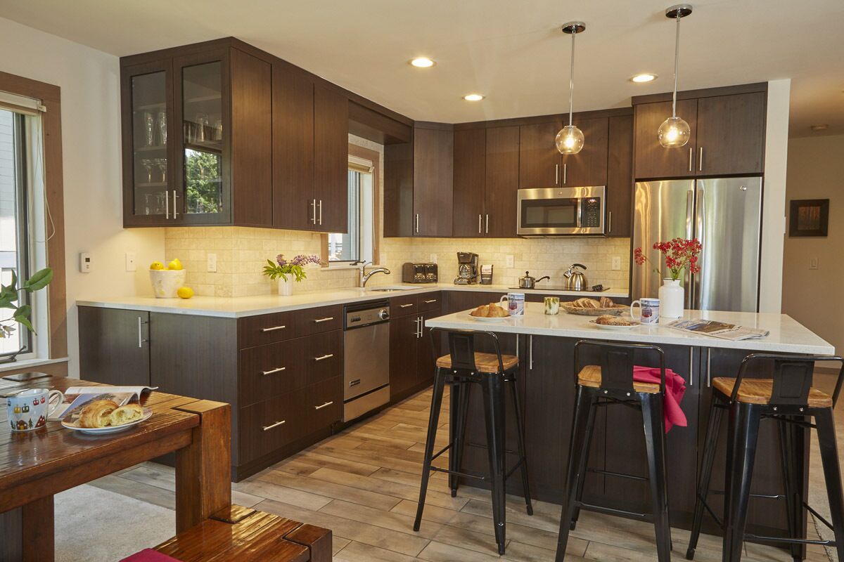 Kühlschrank, Mikrowelle, Ofen, Herdplatte