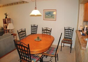 Dining - Summerhouse 228 - 2 Bedroom Ocean View Condo - 4 Heated Pools, Tennis (Saint Augustine)