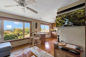 Smart TV, DVD player, books - Steps to Poipu & Brenneckes  Beach - Sea Turtles & Monk Seals - A/C! (Poipu)