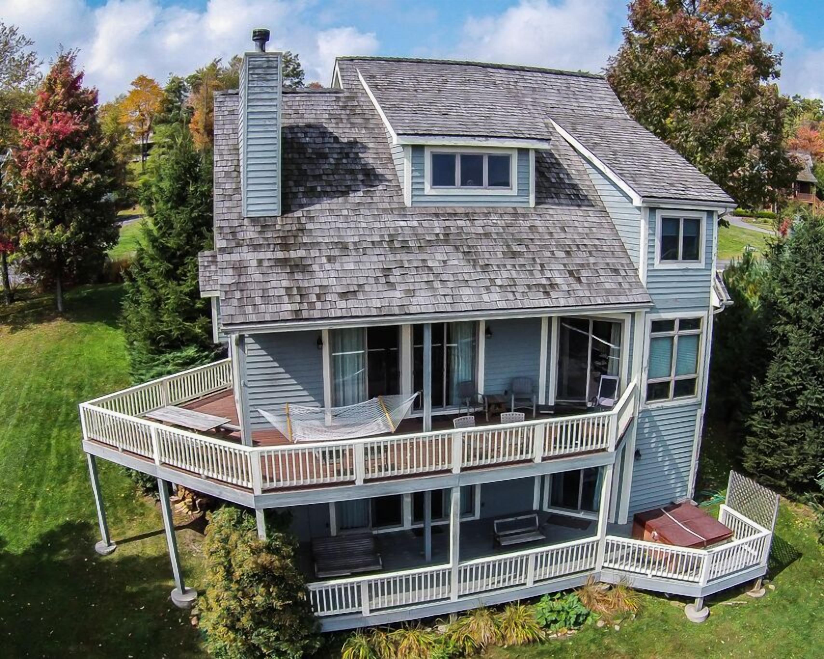 On Eagle's Wings | Ski In/Ski Out + Lake Views & Game Room!
