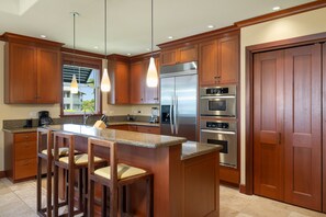 Réfrigérateur, micro-ondes, four, lave-vaisselle