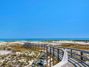 Una spiaggia nelle vicinanze