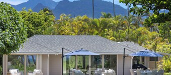 Kailuana  Beachfront Estate - 5 bedroom Beachfront center of Kailua Bay
