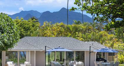 Kailuana Beachfront Estate - 5 bedroom Beachfront center of Kailua Bay