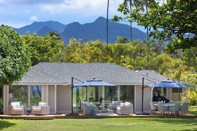 Kailuana  Beachfront Estate - 5 bedroom Beachfront center of Kailua Bay