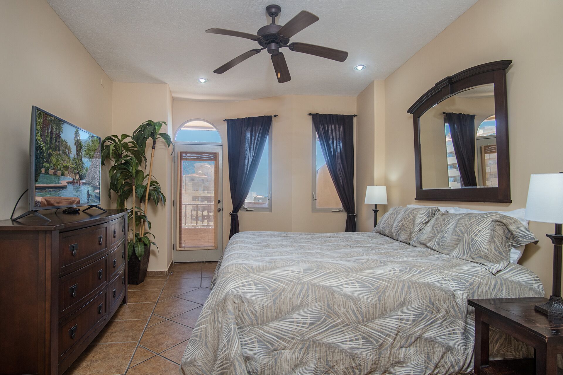 2 bedrooms, iron/ironing board, WiFi (free), bed sheets