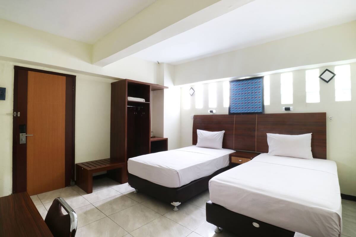 Standard Room | Desk, bed sheets