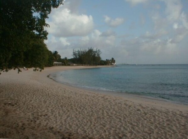 Ubicación a pie de playa, tumbonas y toallas de playa