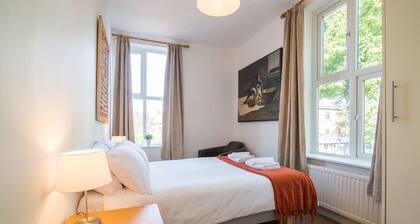 Airy Spacious Flat in the heart of Cosmopolitan West Didsbury