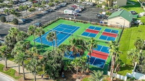 Sports court - Great Views + Fun Activities! Beach Getaway – Islander 213 (Destin)