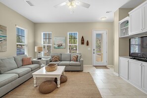 Een televisie, videogames, een dvd-speler en boeken