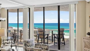 Smart-tv, een dvd-speler en boeken