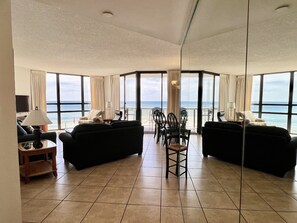 Smart-TV, DVD-Player, Bücher