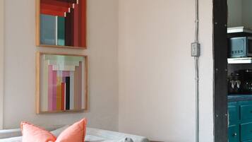 TV, fireplace, offices