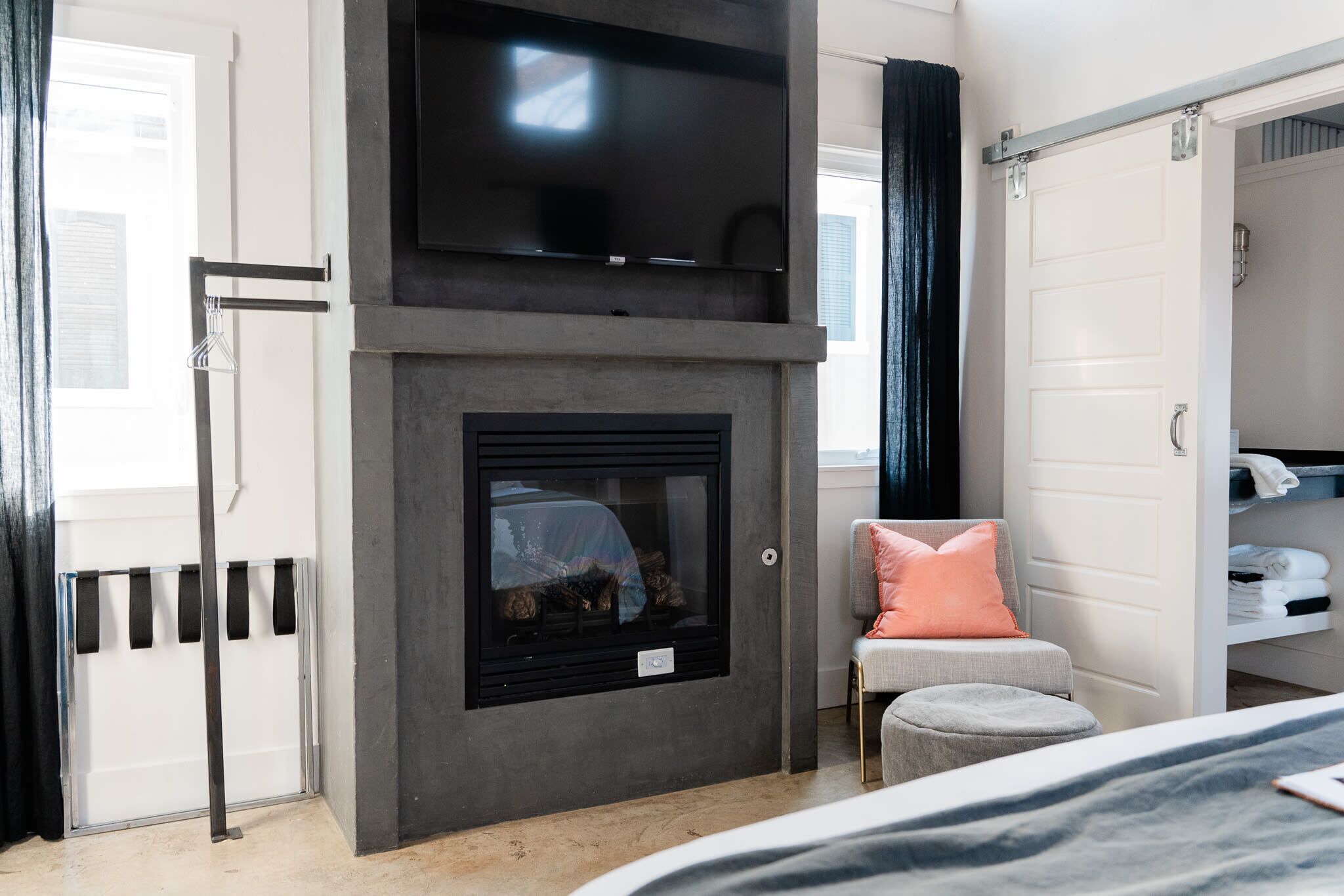 1 bedroom, iron/ironing board, travel crib, WiFi