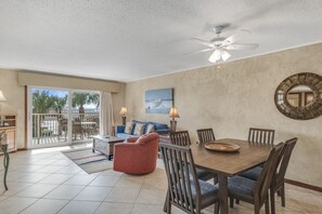 Een televisie en een dvd-speler