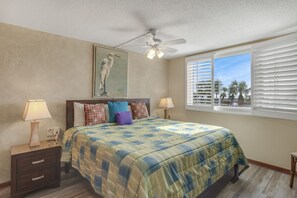 2 slaapkamers, een strijkplank/strijkijzer, gratis wifi, beddengoed