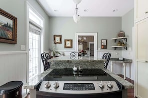 Interior - The Washington Square Collection (Savannah)