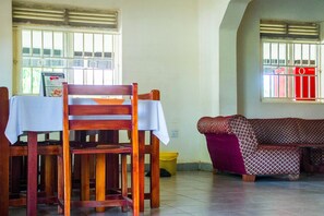 Restaurant - New Court View Hotel (Masindi)