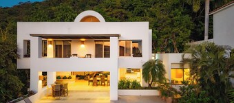 Private Beachfront Villa + Pool