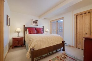 3 bedrooms, iron/ironing board, free WiFi, bed sheets - JHRL - Moose Creek #31, Private Hot Tub (Teton Village)