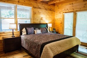 7 bedrooms, iron/ironing board, free WiFi, bed sheets - 7 Bedroom 5.5 Bath Stunning Luxury Log, Reunions & Weddings Welcomed (Maggie Valley)