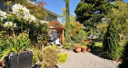 2 makuuhuoneen Sidney Cottage askelta Beach ja lyhyt kävelymatka Town