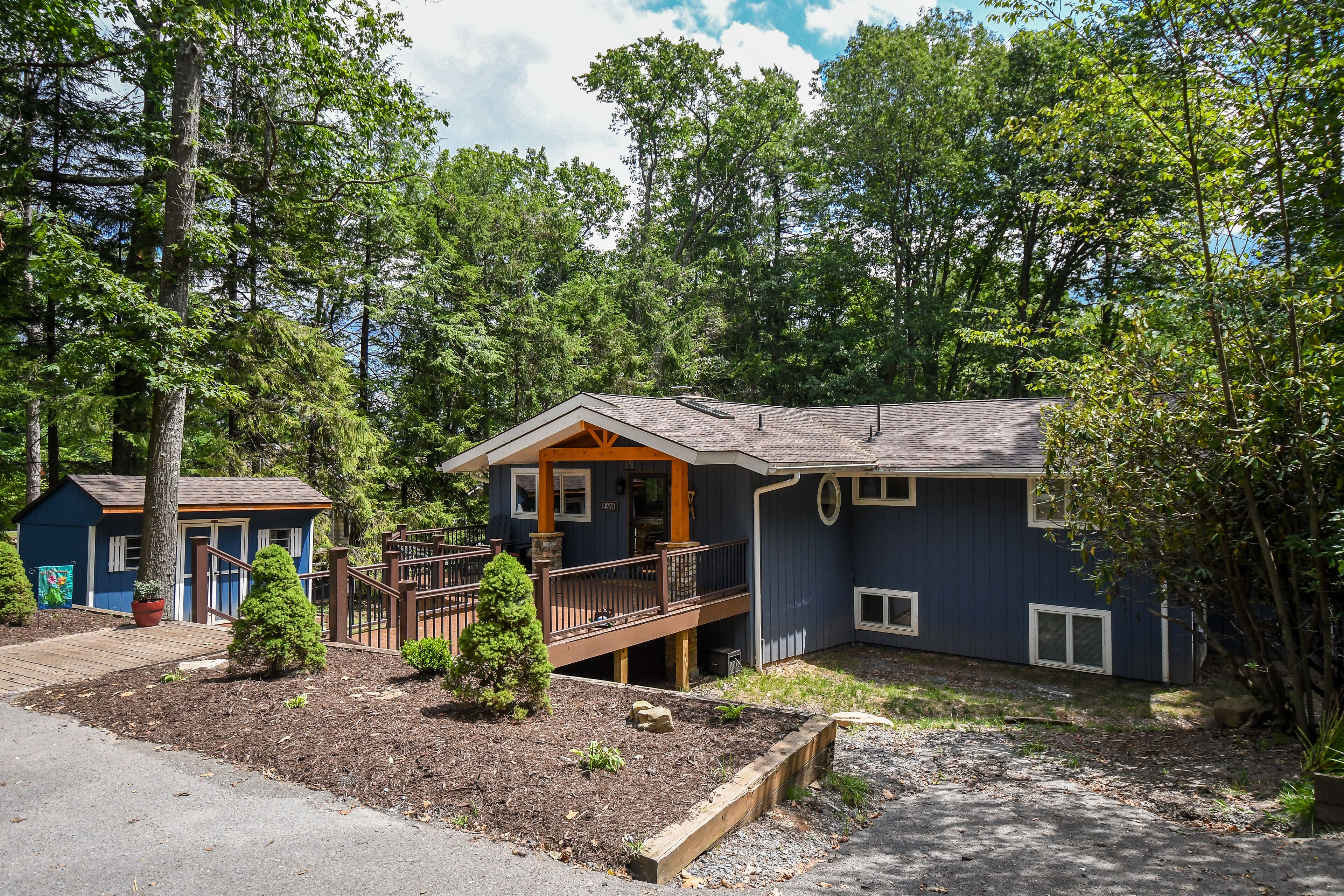 Lakeside Dreamin' | Great Location, Private Dock
