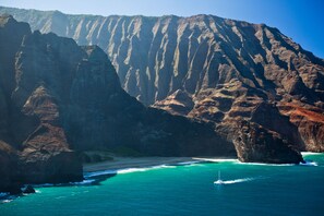 Exterior - Wailua Bay View 108 Oceanfront, Ground floor condo centrally located (Wailua)