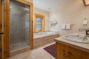 Combined shower/bathtub, hair dryer, towels - JHRL - Beautiful Single-Family Granite Ridge Cabin #7590, Hot Tub (Teton Village)