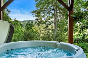 Tina de hidromasaje al aire libre