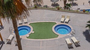 Et oppvarmet basseng