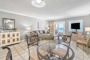 Televisio, DVD-soitin, videokirjasto