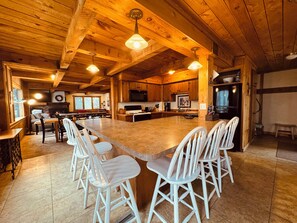 Dining - Trailside Home on Alpen Trail with Hot Tub & Allows Dogs (Bessemer)