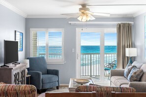 テレビ、DVD プレーヤー、ビデオライブラリ、ステレオ