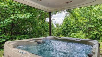 Bain à remous extérieur