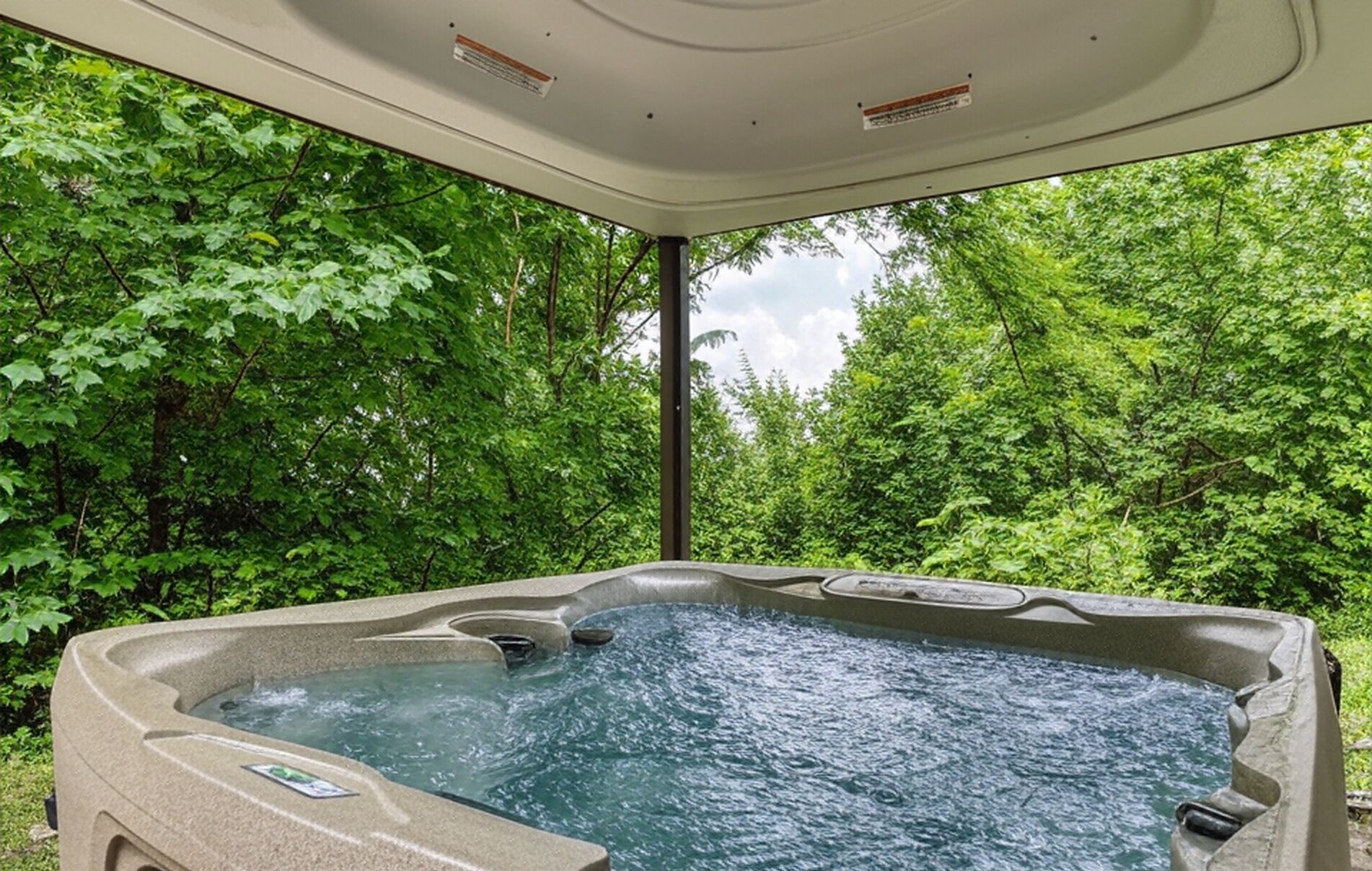 Bain à remous extérieur