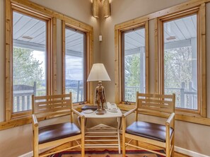 المنشأة من الداخل