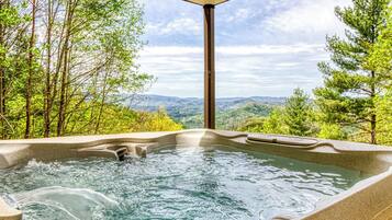 Bain à remous extérieur