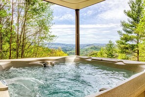 مغطس سبا خارجي