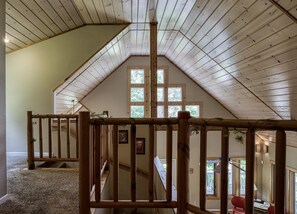 Interior - Berg Stuga, Free Attraction Tickets, Game Room, Hot Tub, WIFI!!! (Townsend)