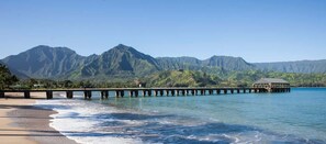 Beach nearby, sun-loungers, beach towels