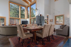 Dining - JHRL - Westbrook House - Contemporary 3 bedroom Teton Village Home, Great Location (Teton Village)